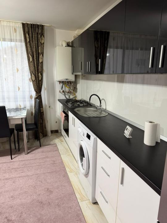 Aparatment cu 2 camere și parcare , zona Stejarului 