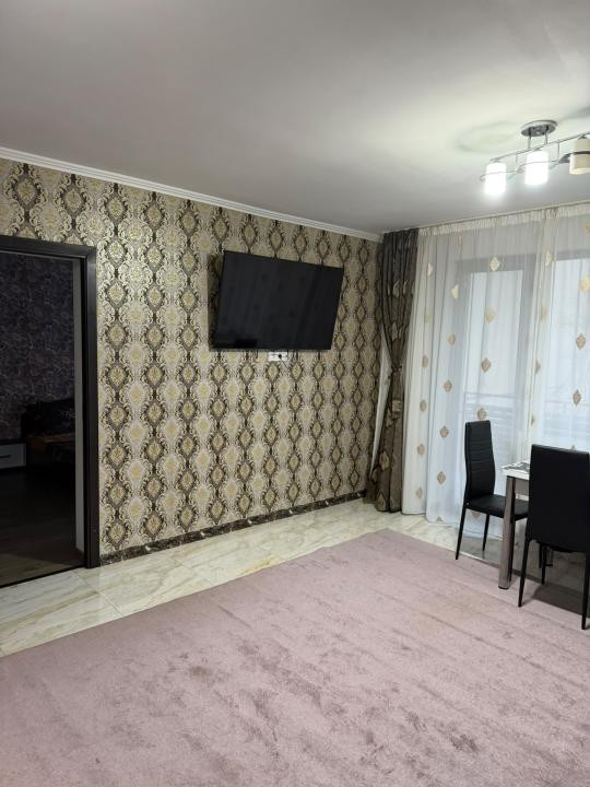Aparatment cu 2 camere și parcare , zona Stejarului 