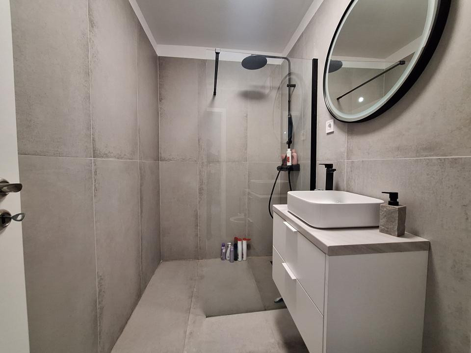 Apartament cu 3 camere, 2 bai, 65 mp, zona Eroilor 