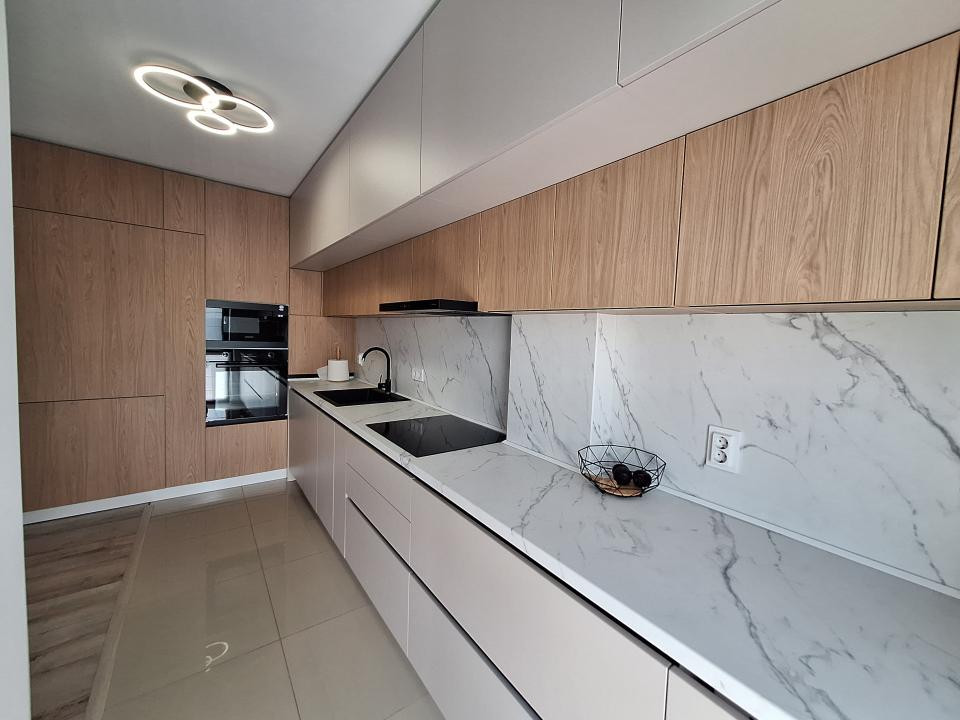 Apartament cu 3 camere, 2 bai, 65 mp, zona Eroilor 