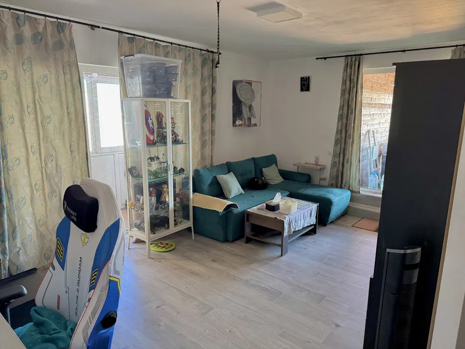 Apartament cu 2 camere, 56 mp, terasa de 50 mp, zona Razoare