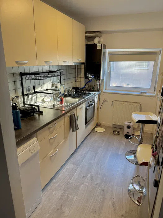 Apartament cu 2 camere, 56 mp, terasa de 50 mp, zona Razoare