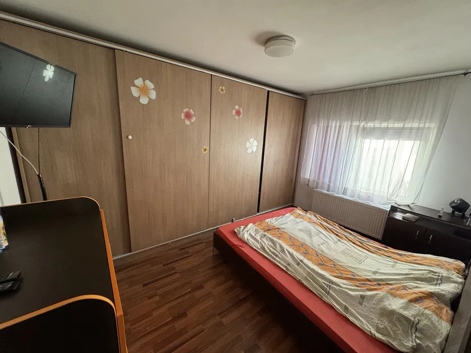 Apartament cu 2 camere, 56 mp, terasa de 50 mp, zona Razoare