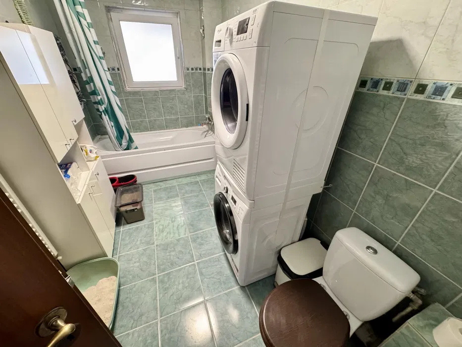 Apartament cu 2 camere, 56 mp, terasa de 50 mp, zona Razoare