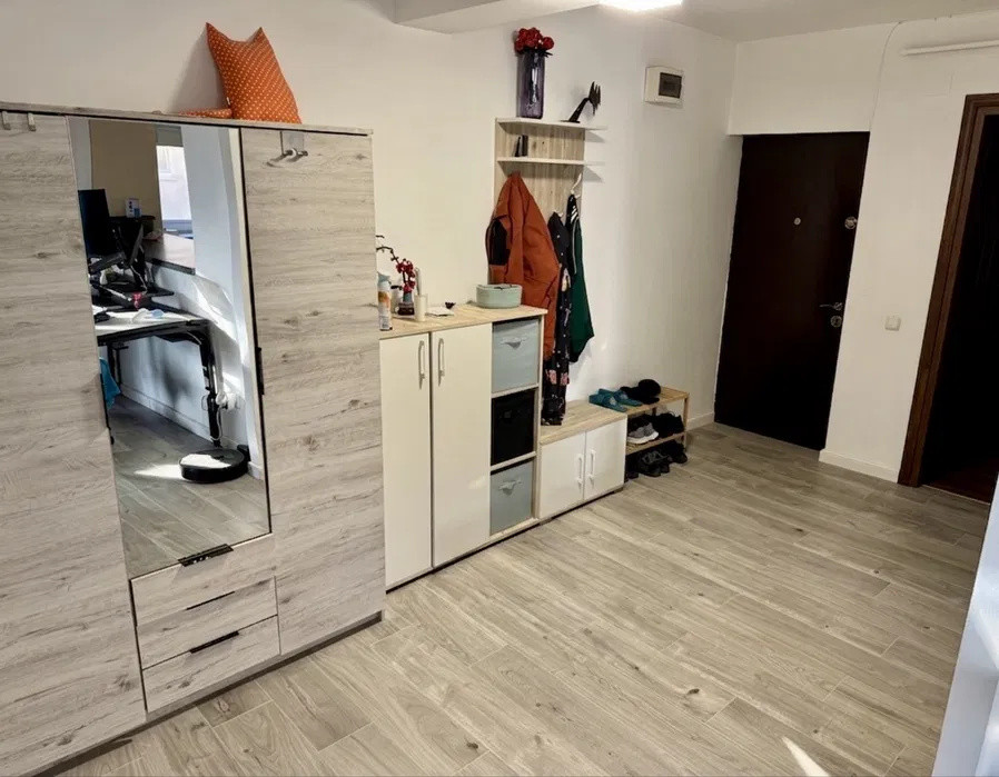 Apartament cu 2 camere, 56 mp, terasa de 50 mp, zona Razoare