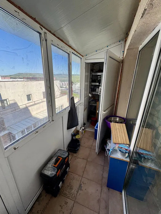 Apartament cu 2 camere, 56 mp, terasa de 50 mp, zona Razoare