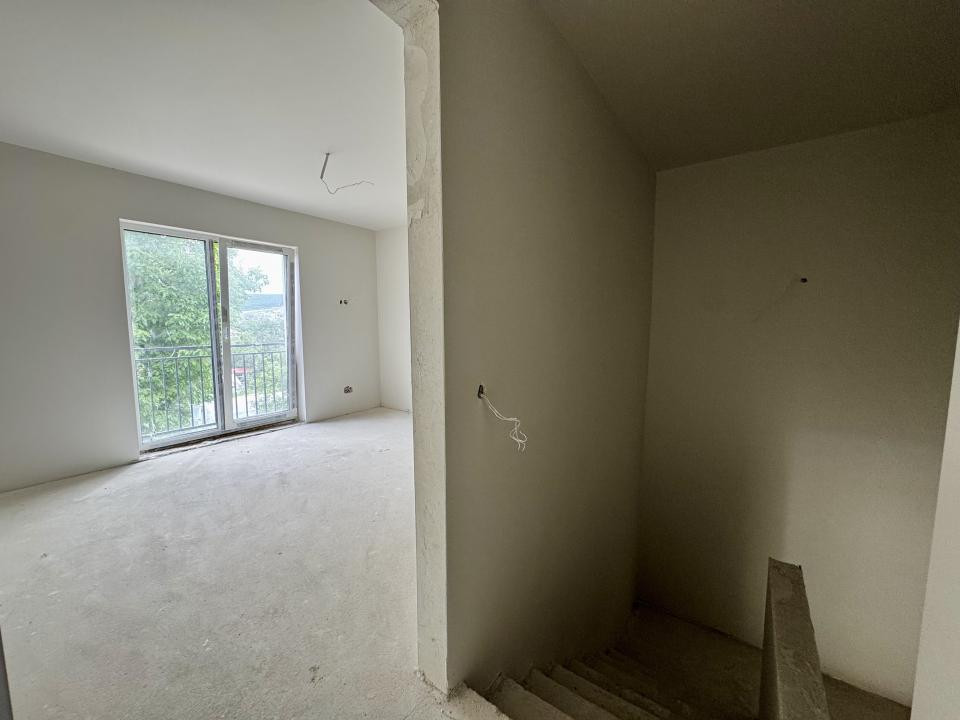 Casa tip duplex, 4 camere, 143 mp, zona Chinteni