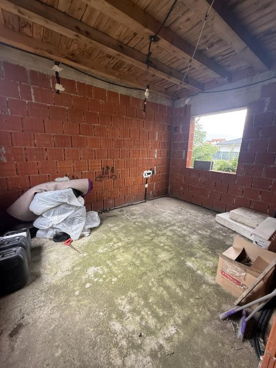 Teren cu casa la roșu - 610 mp - Jucu Rompetrol 