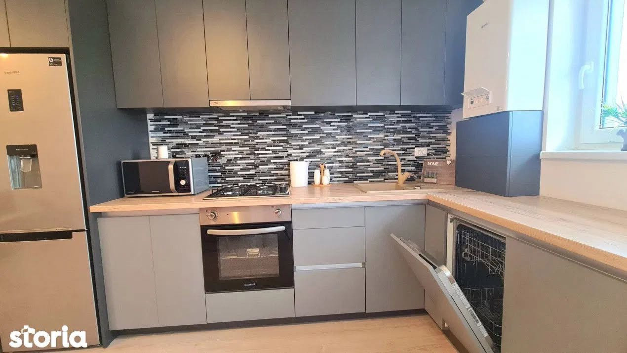 Apartament cu 3 camere, 60 mp, 2 balcoane, zona Tineretului