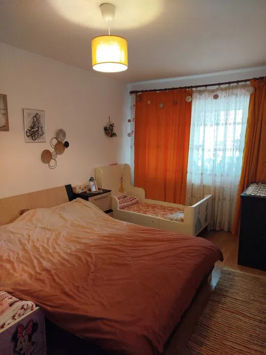 Apartament cu 2 camere, 49 mp, parcare, zona Sub Cetate