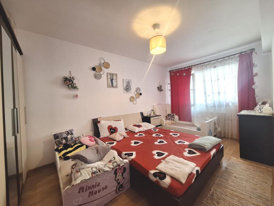 Apartament cu 2 camere, 49 mp, balcon, zona Sub Cetate
