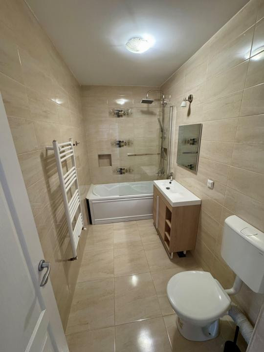 Apartament cu 2 camere , etaj 1, parcare , zona Terra