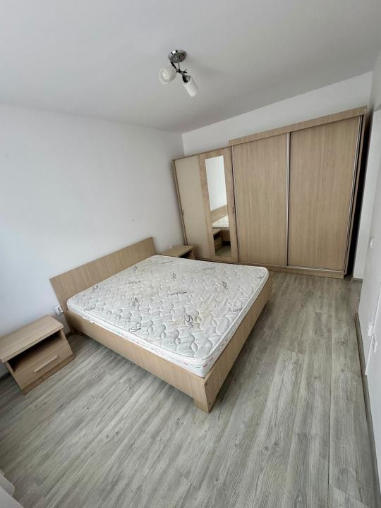 Apartament cu 2 camere , etaj 1, parcare , zona Terra