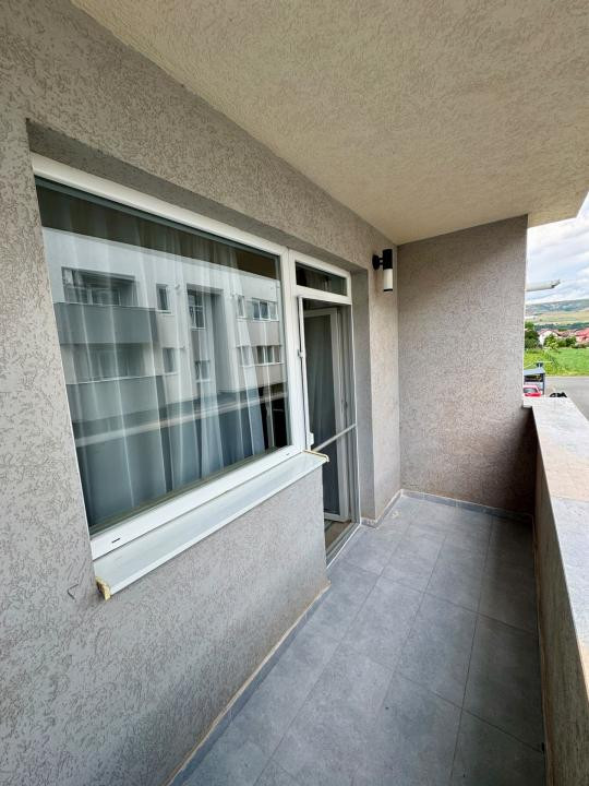 Apartament cu 2 camere , etaj 1, parcare , zona Terra