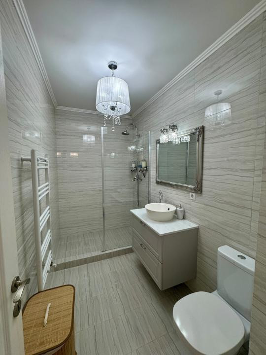 Apartament disponibil imediat, 2 camere,parcare,zona Terra