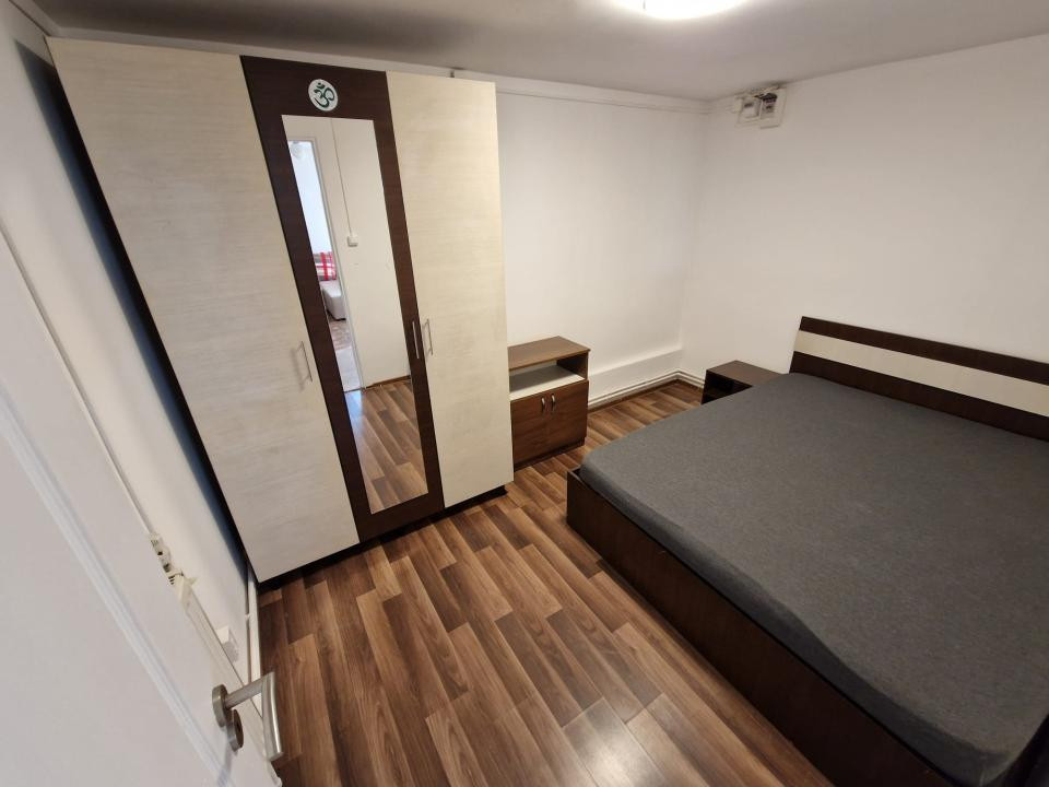 Apartament la casa cu 3 camere in Floresti ,zona Closca 