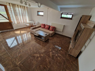 Apartament la casa cu 3 camere in Floresti ,zona Closca 