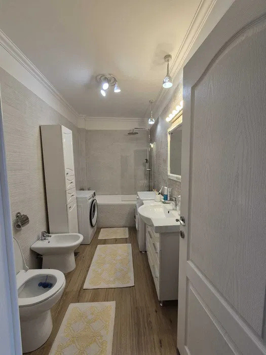 Apartament cu 2 camere, etajul 1, parcare, zona Cetatii