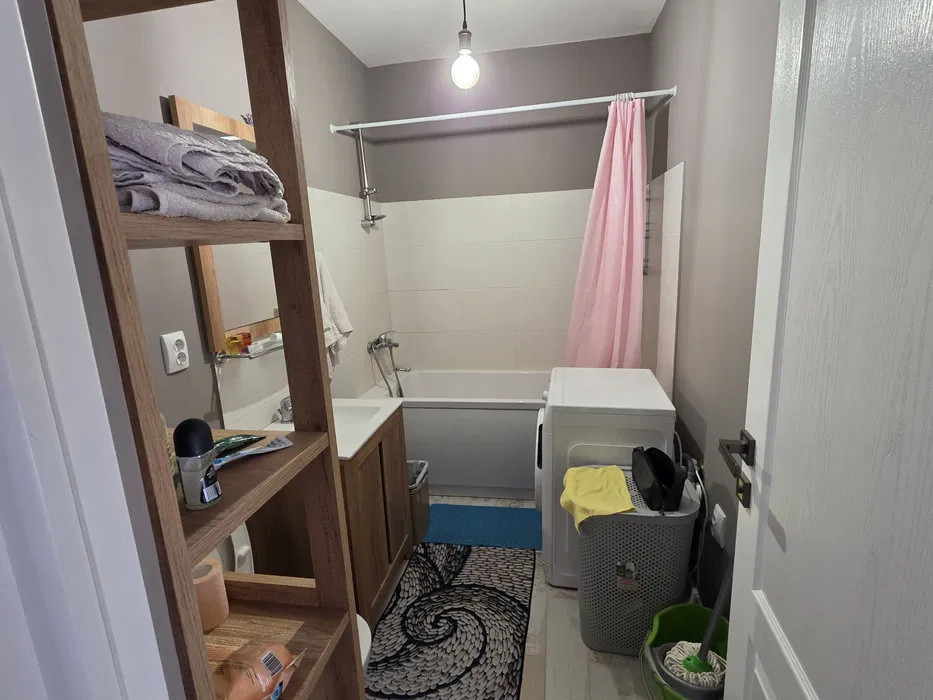 Apartament cu 2 camere, 39 mp, etaj intermediar, zona Terra