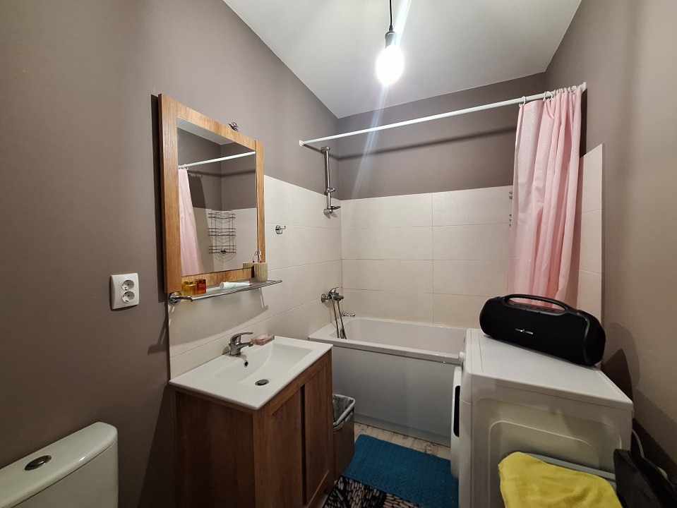 Apartament cu 2 camere, 39 mp, etaj intermediar, zona Terra