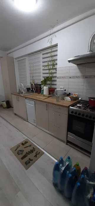 Apartament cu 3 camere, 56 mp, balcon, zona Tineretului