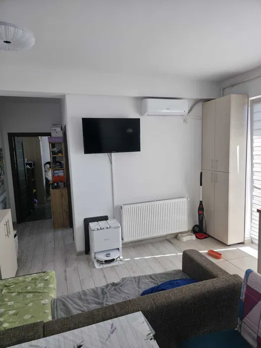 Apartament cu 3 camere, 56 mp, balcon, zona Tineretului