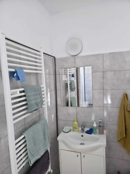 Apartament cu 3 camere, 56 mp, balcon, zona Tineretului