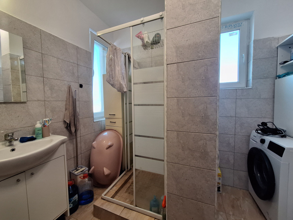 Apartament cu 3 camere, 56 mp, balcon, zona Tineretului