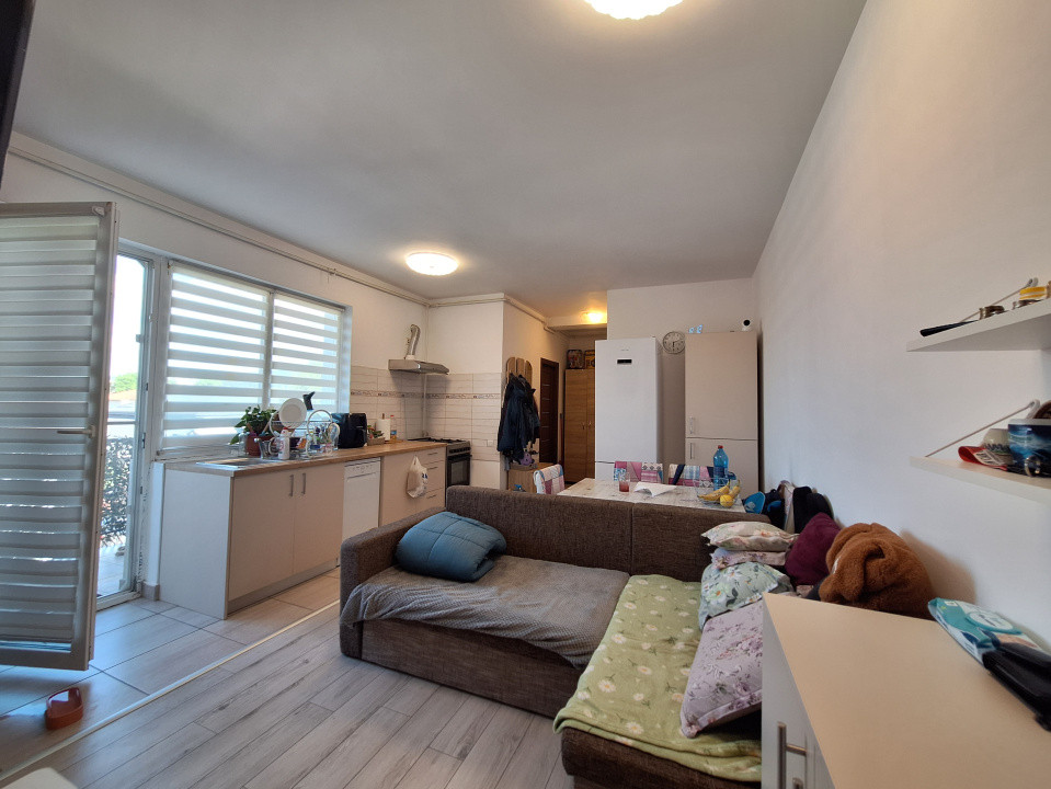Apartament cu 3 camere, 56 mp, balcon, zona Tineretului