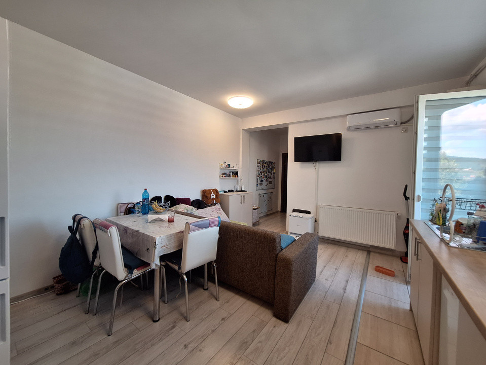 Apartament cu 3 camere, 56 mp, balcon, zona Tineretului