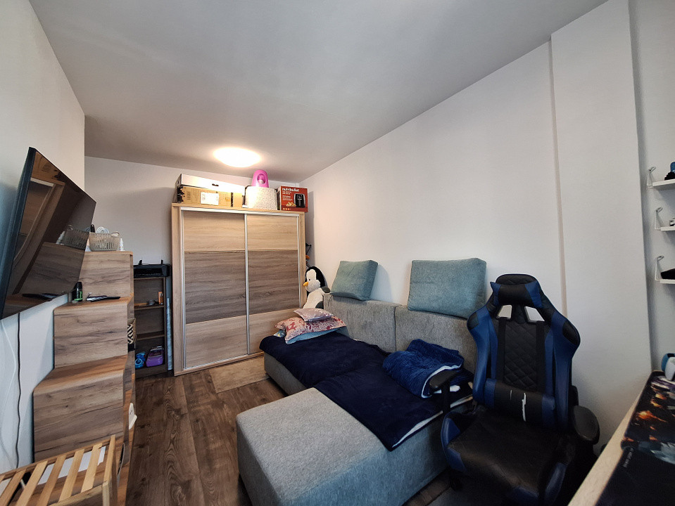 Apartament cu 3 camere, 56 mp, balcon, zona Tineretului