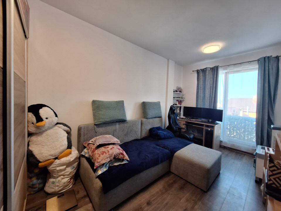 Apartament cu 3 camere, 56 mp, balcon, zona Tineretului