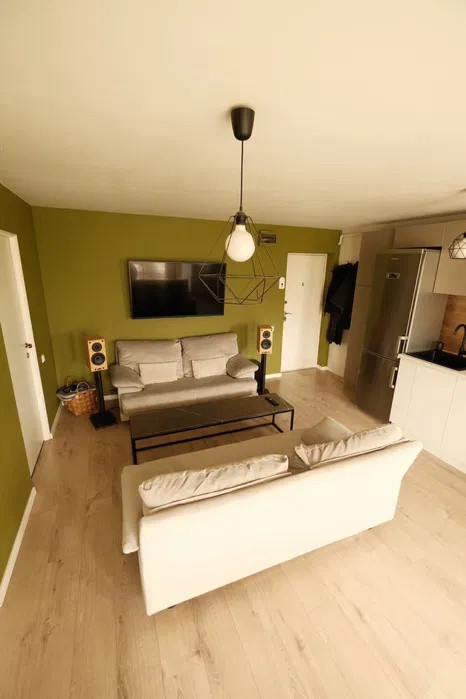 Apartament cu 2 camere, parcare, etaj intermediar, zona Eroilor