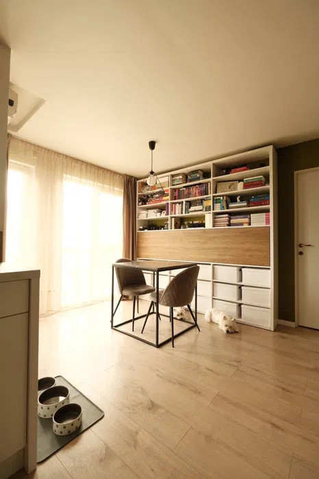 Apartament cu 2 camere, parcare, etaj intermediar, zona Eroilor