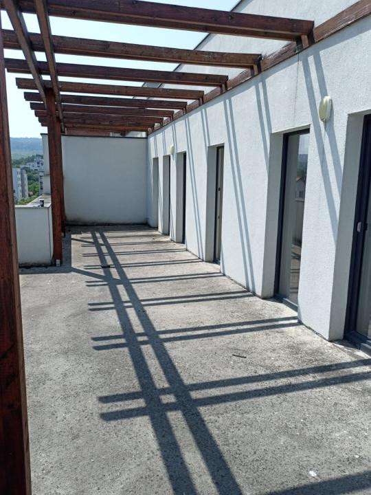 Penthouse - 143 mp utili - 4 camere - 2 bai - zona Buna Ziua!