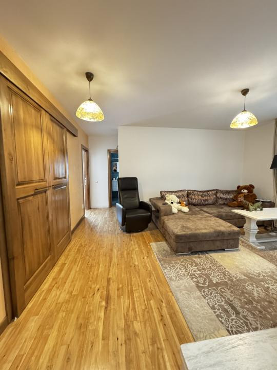 De Inchiriat! Apartament de 3 camere, gradina, Parcare, Zona Eroilor