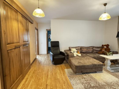 De Inchiriat! Apartament de 3 camere, gradina, Parcare, Zona Eroilor