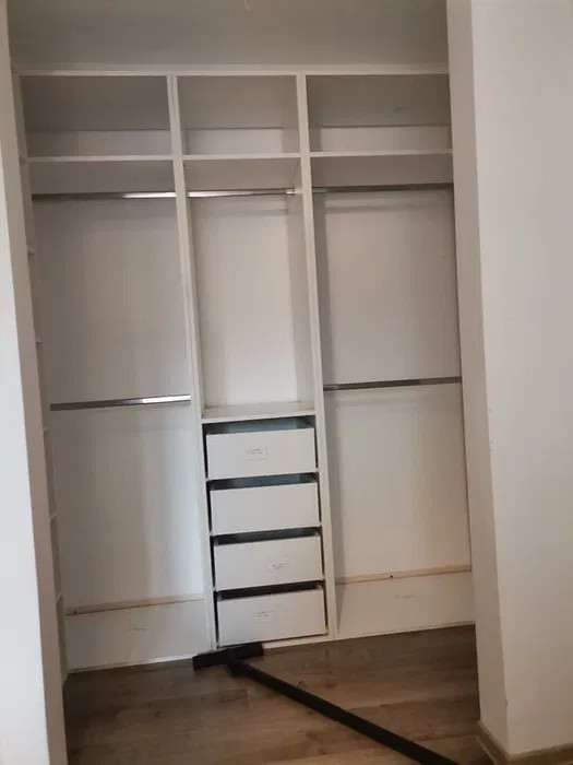 Apartament cu 3 camere, 50 mp, balcon, zona Terra