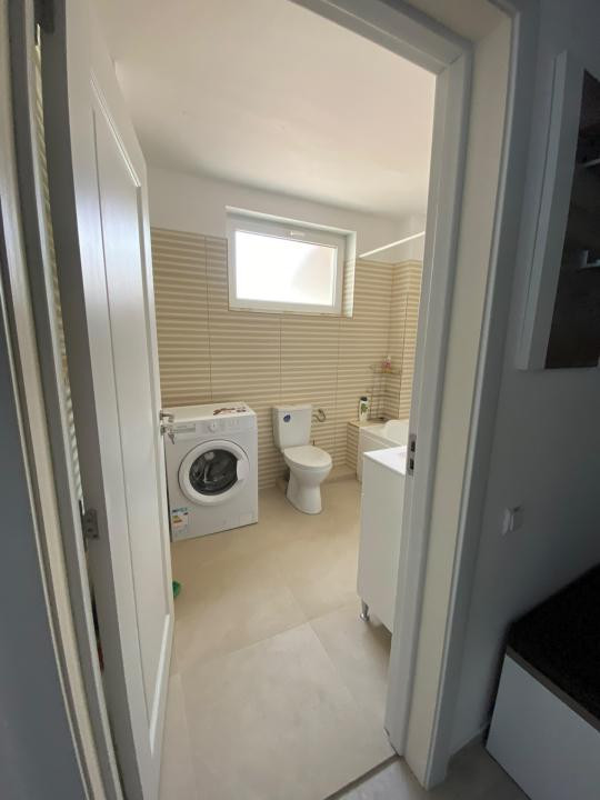 Apartament 3 camere, 2 bai, parcare, zona Lombului, Dâmbul Rotund