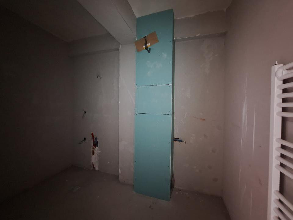 Apartament semifinisat cu CF, balcon, zona Terra