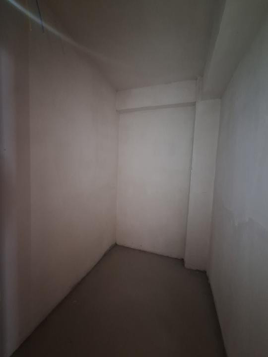 Apartament semifinisat cu CF, balcon, zona Terra