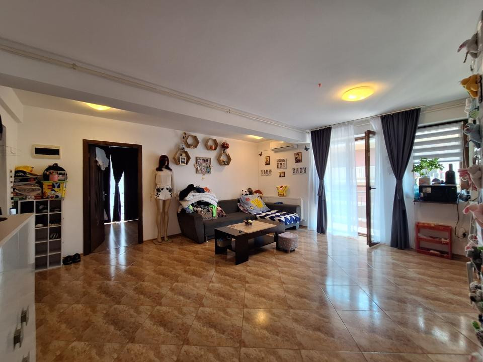 Apartament cu 3 camere, 68 mp, 2 balcoane, zona Parcului Poligon