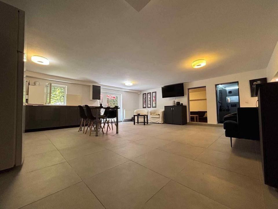 Apartament cu 3 camere,gradina,parcare,zona Campului-Manastur