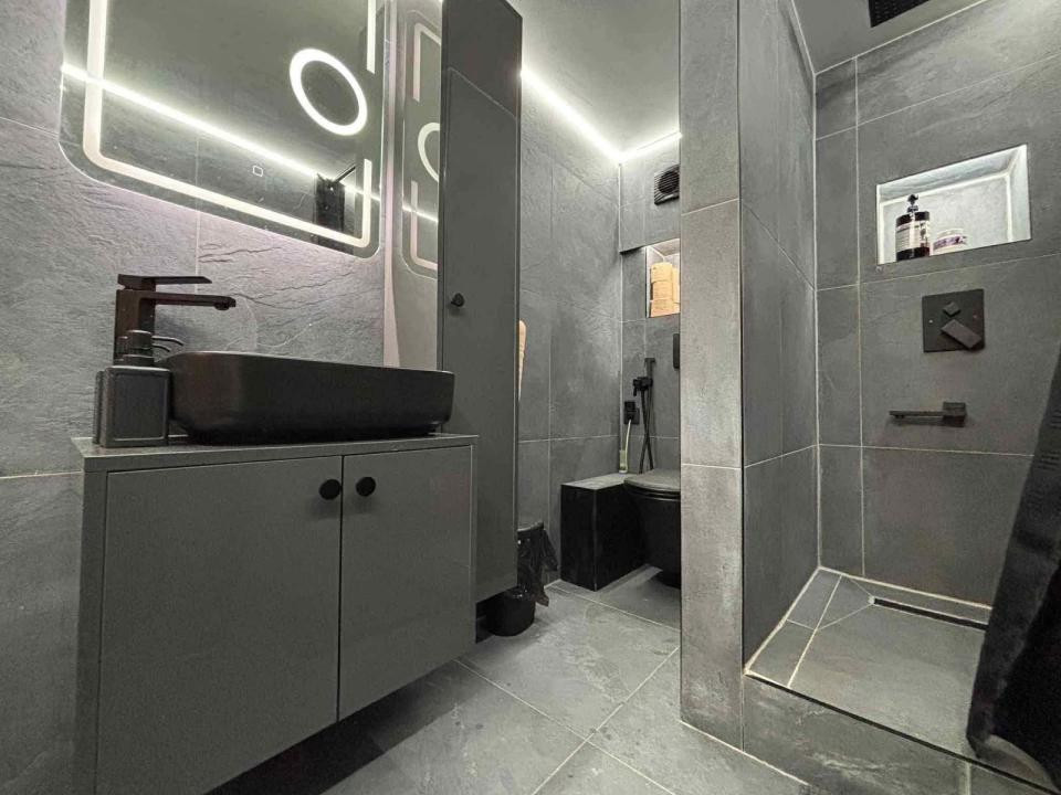 Apartament cu 3 camere,gradina,parcare,zona Campului-Manastur