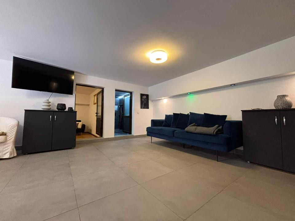 Apartament cu 3 camere,gradina,parcare,zona Campului-Manastur