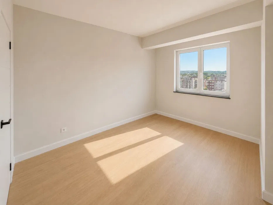 Apartament cu 3 camere, finisat, bloc nou, zona clinicii AMETYST