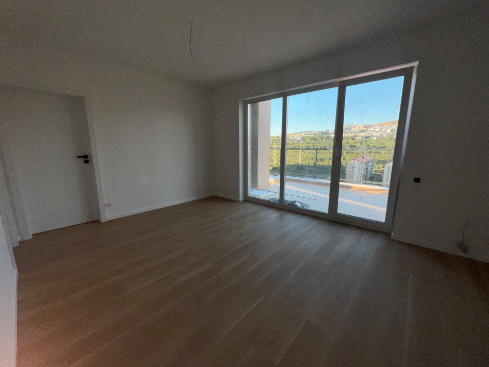 Apartament cu 3 camere, finisat, bloc nou, zona clinicii AMETYST