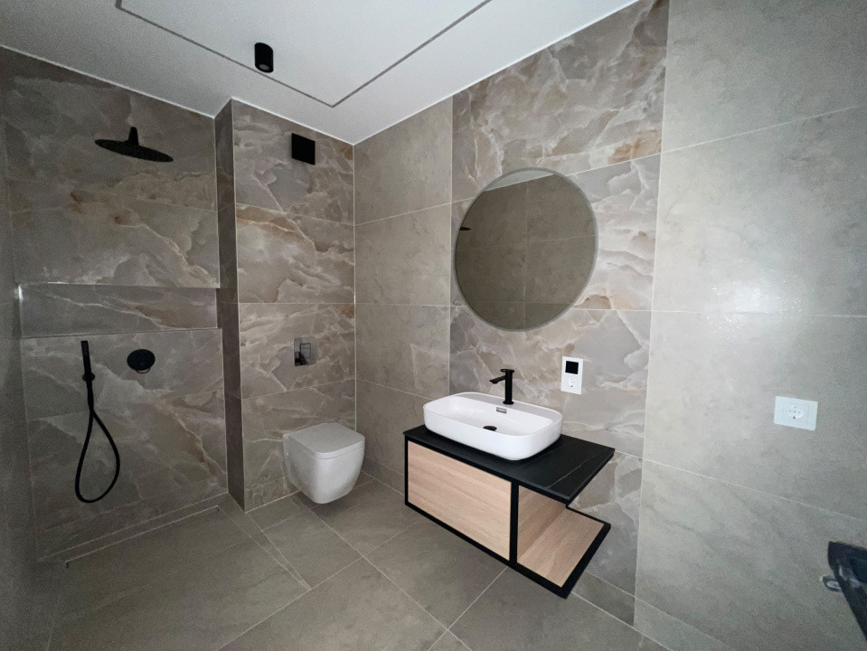 Apartament cu 3 camere, finisat, bloc nou, zona clinicii AMETYST