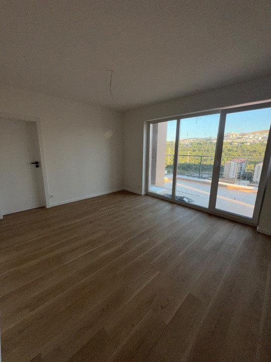 Apartament cu 3 camere, finisat, bloc nou, zona clinicii AMETYST