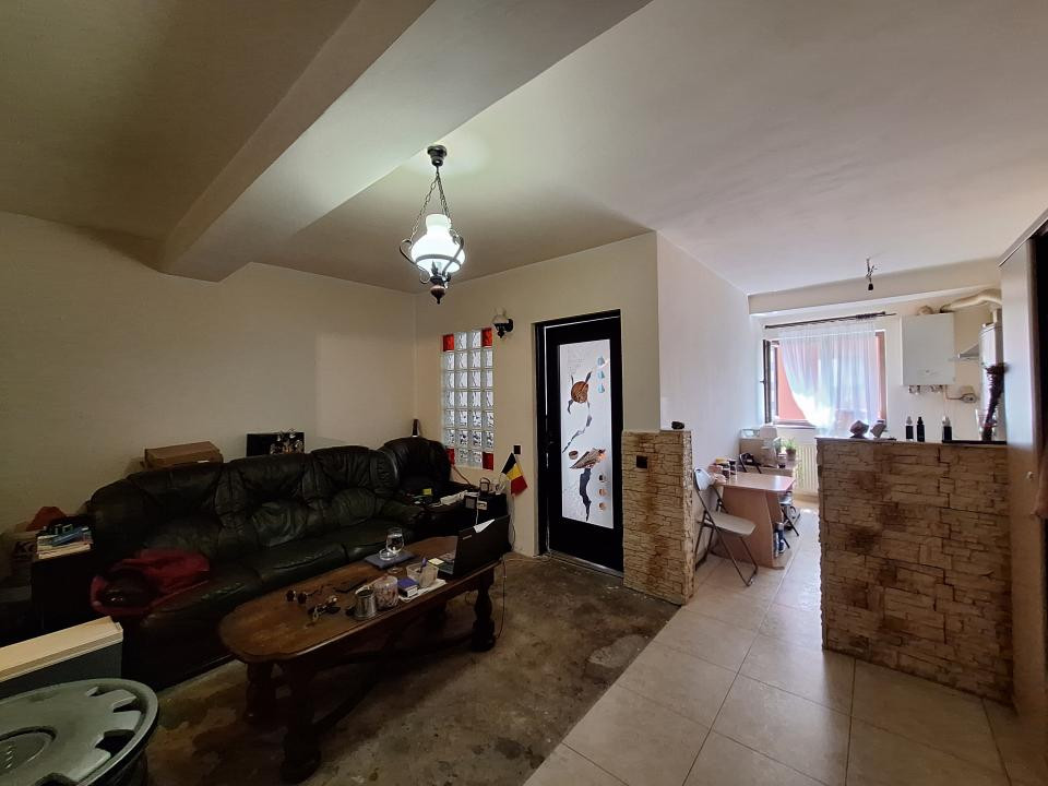 Apartament cu 2 camere, 46 mp, etajul 1, zona Stejarului